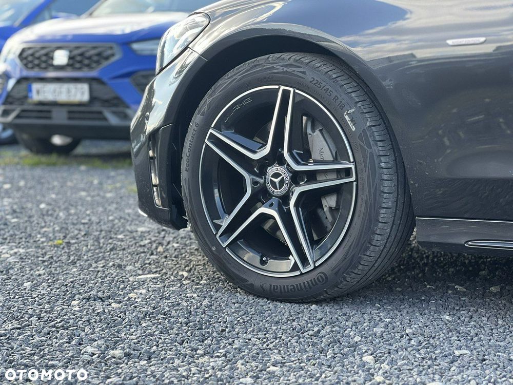 Mercedes-Benz Klasa C 300 T 9G-TRONIC Night Edition - 5
