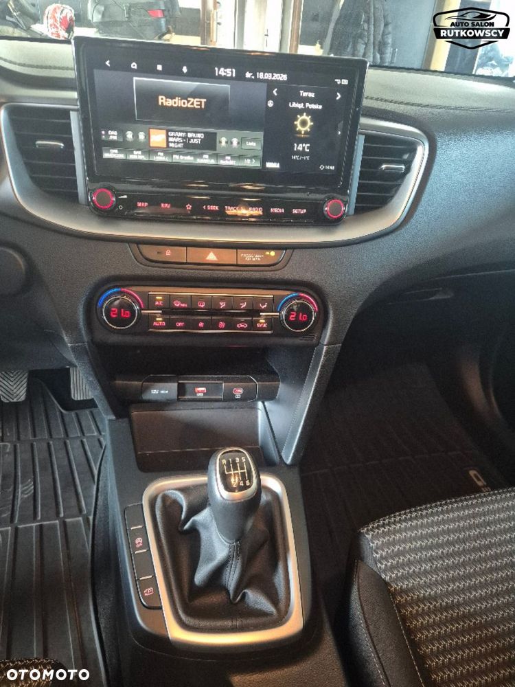 Kia Ceed 1.5 T-GDI M - 13