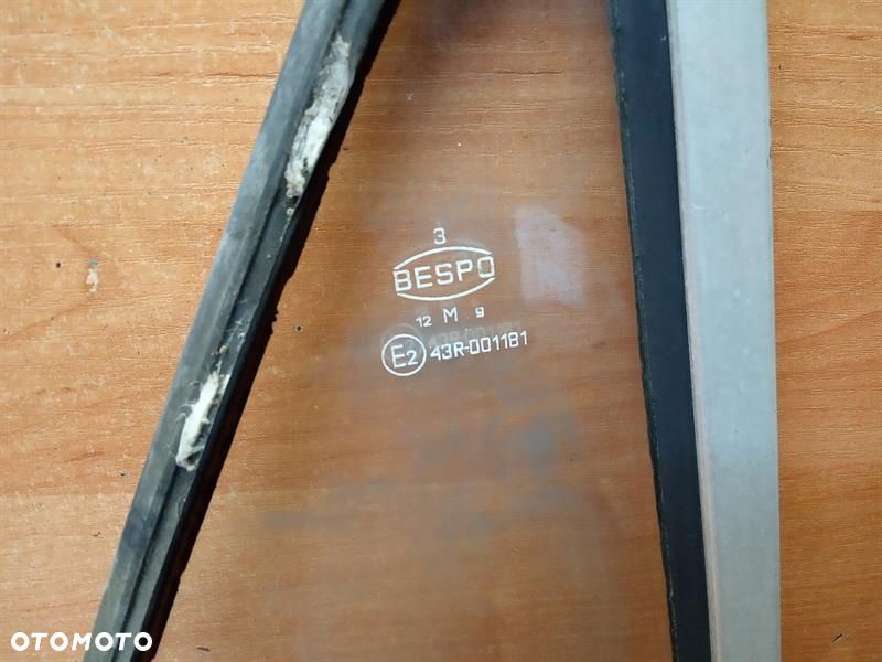 SZYBA TRÓJKĄTNA LEWA PRZEDNIA FIAT 125 KOMBI BESPO - 2