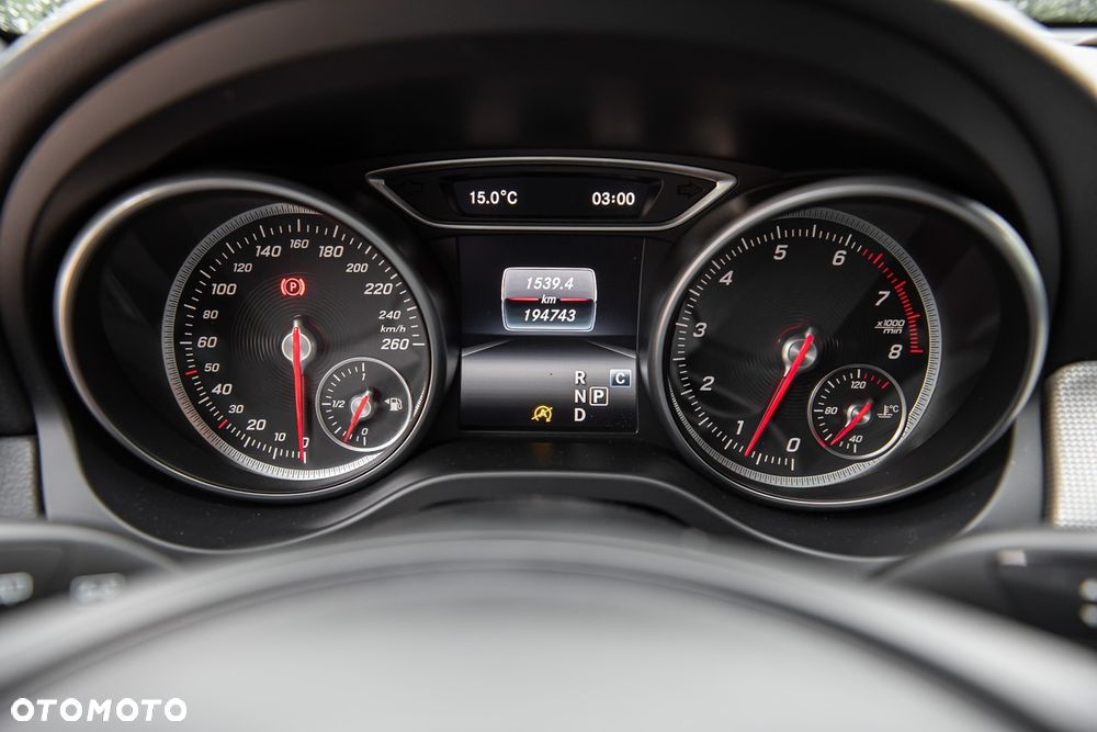 Mercedes-Benz CLA 250 7G-DCT - 19