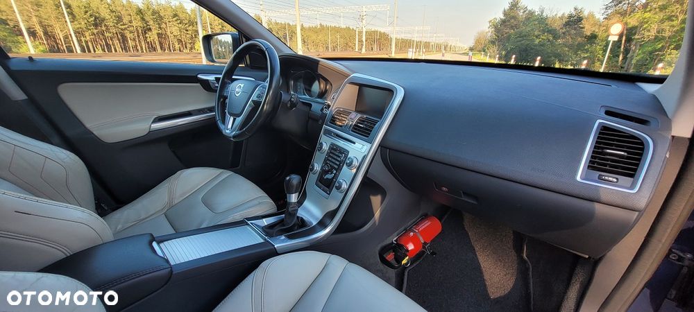 Volvo XC 60 D4 Base - 16