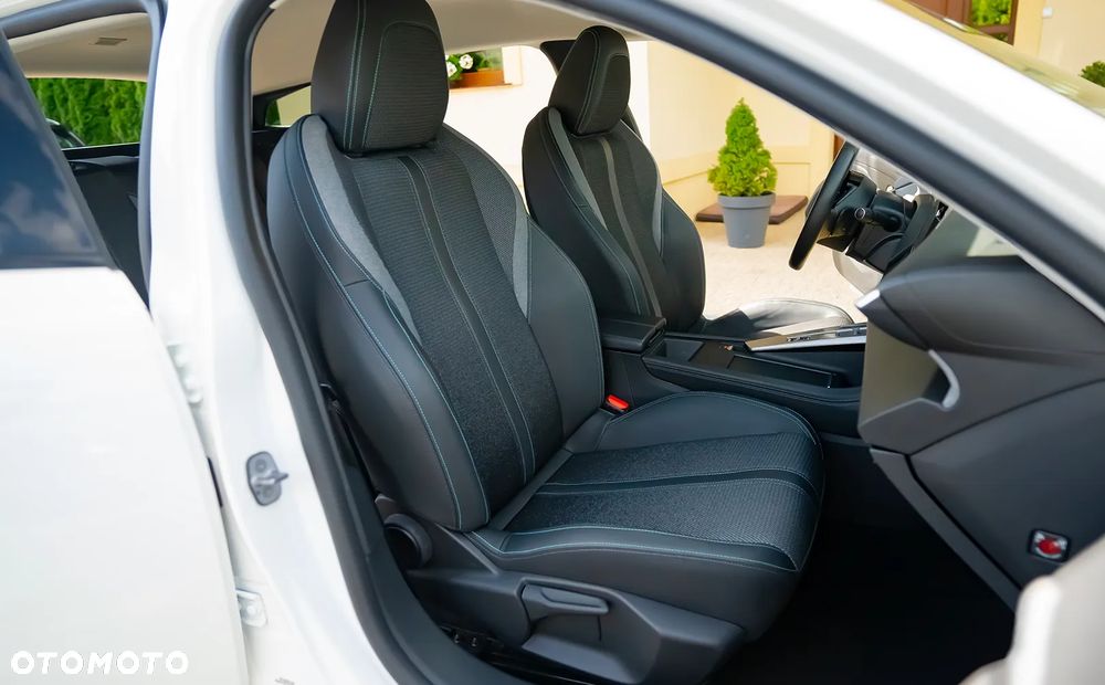 Peugeot 308 BlueHDi 130 EAT8 Stop & Start Allure Pack - 26