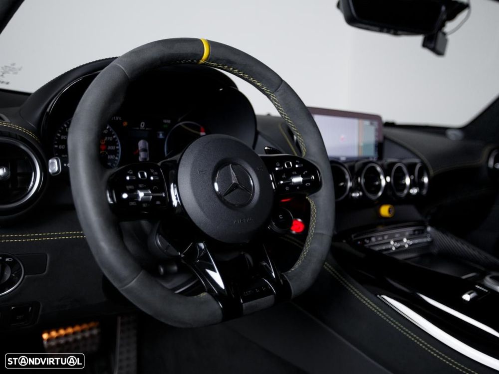 Mercedes-Benz AMG GT R - 43