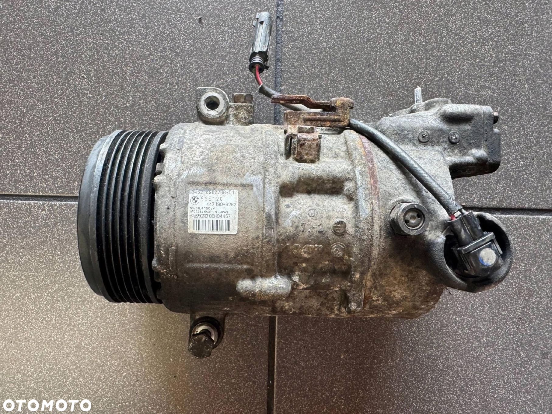 KOMPRESOR KLIMATYZACJI BMW 64526987766 - 2