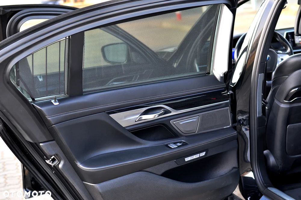 BMW Seria 7 - 16