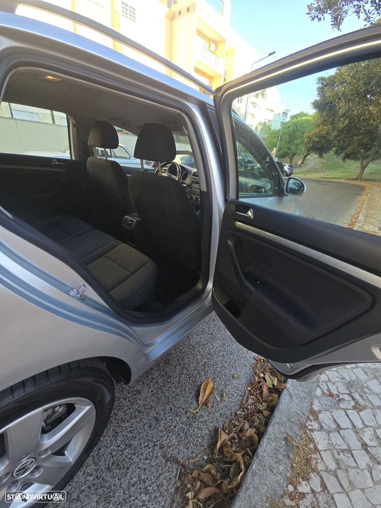 VW Golf Variant 1.6 TDi Confortline - 28