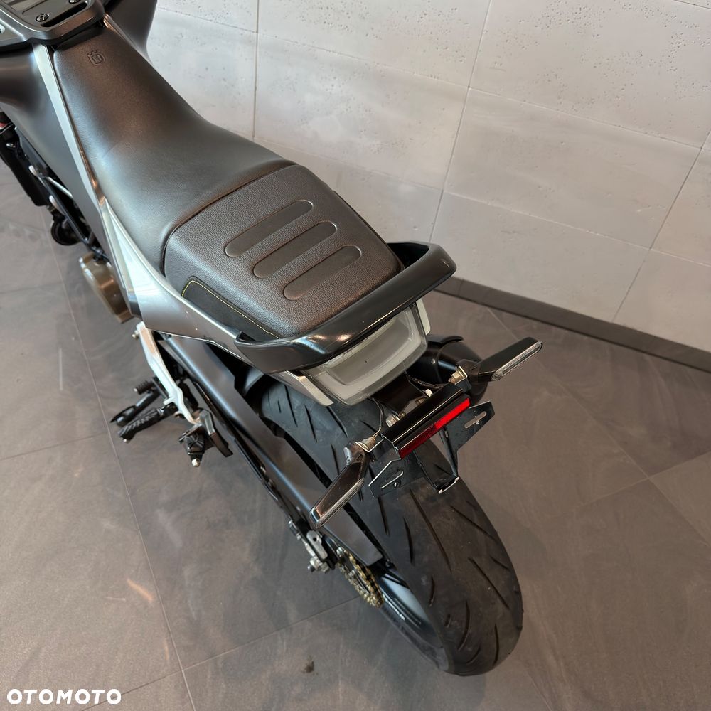 Husqvarna Svartpilen - 15