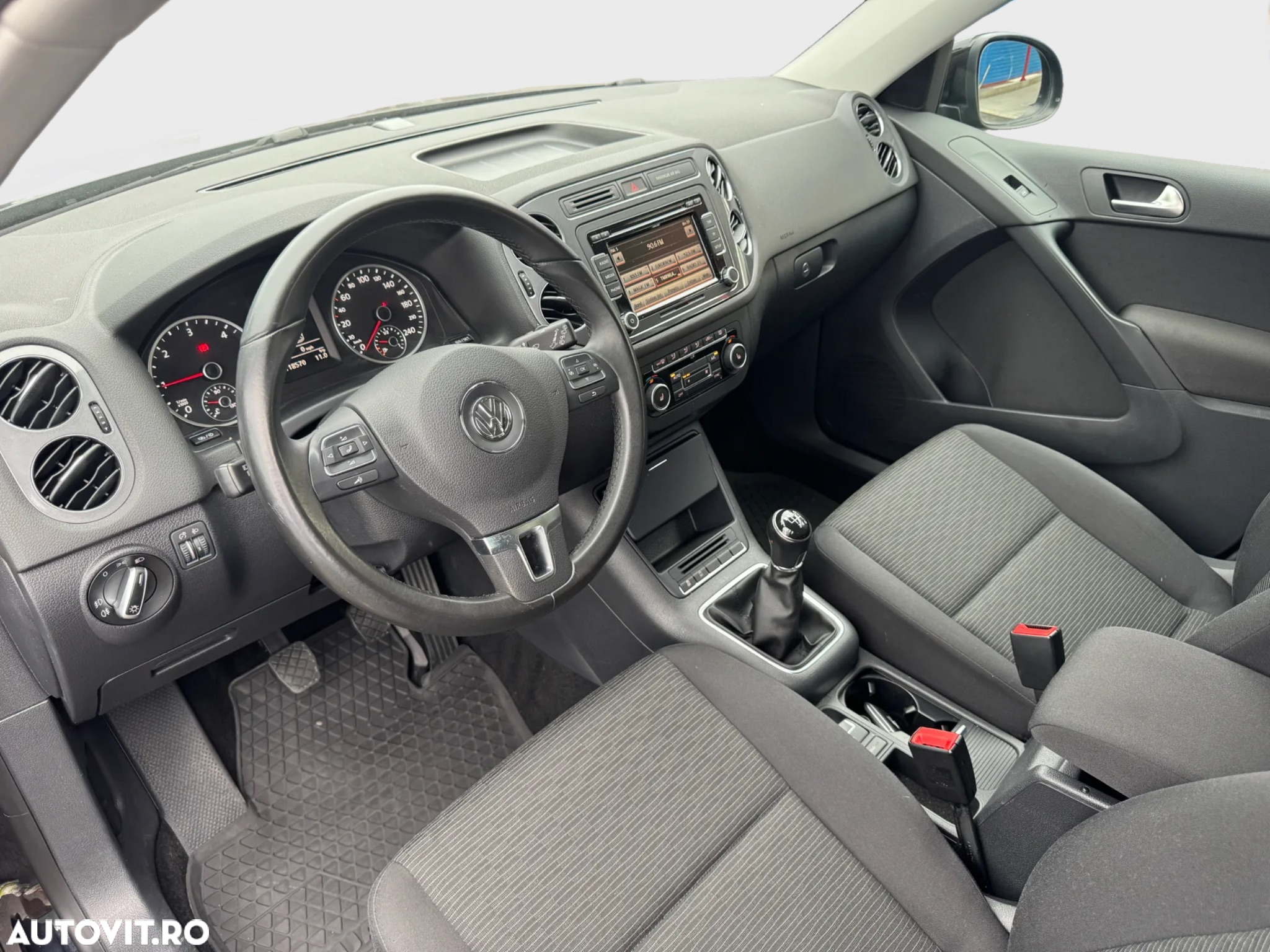 Volkswagen Tiguan 2.0 TDI BMT Sport & Style - 8