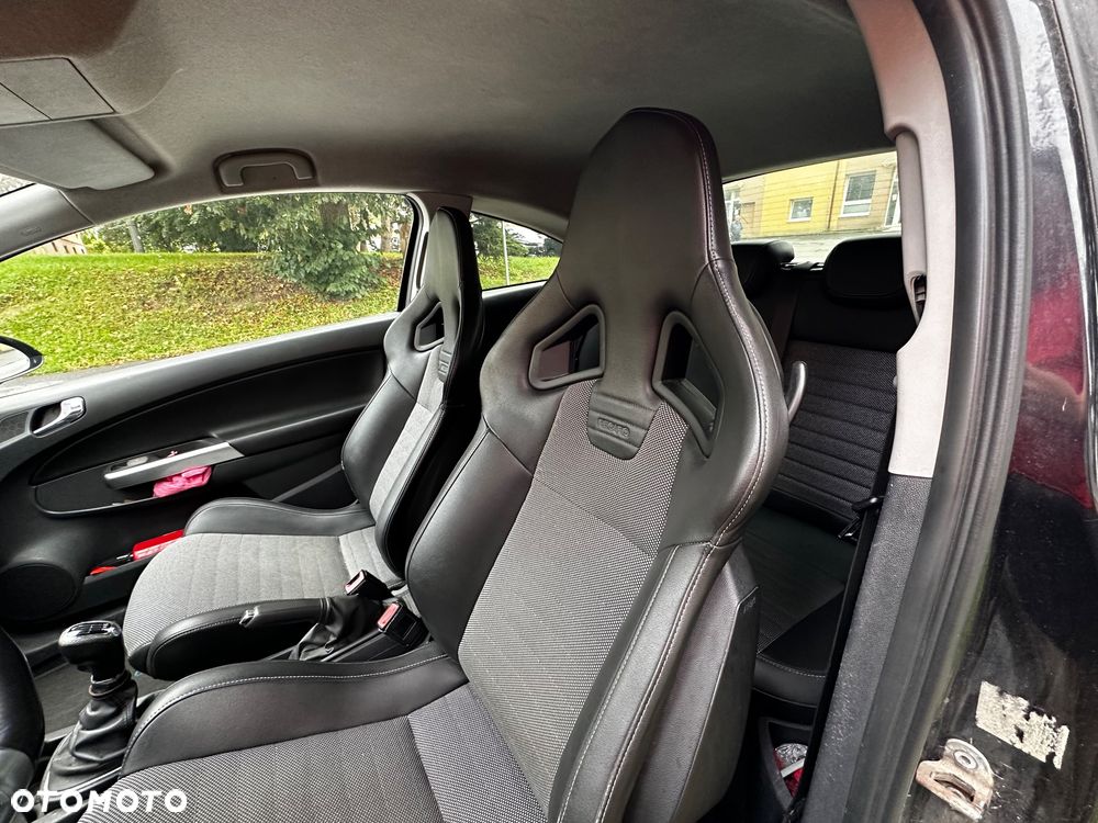 Opel Corsa 1.6T OPC - 8