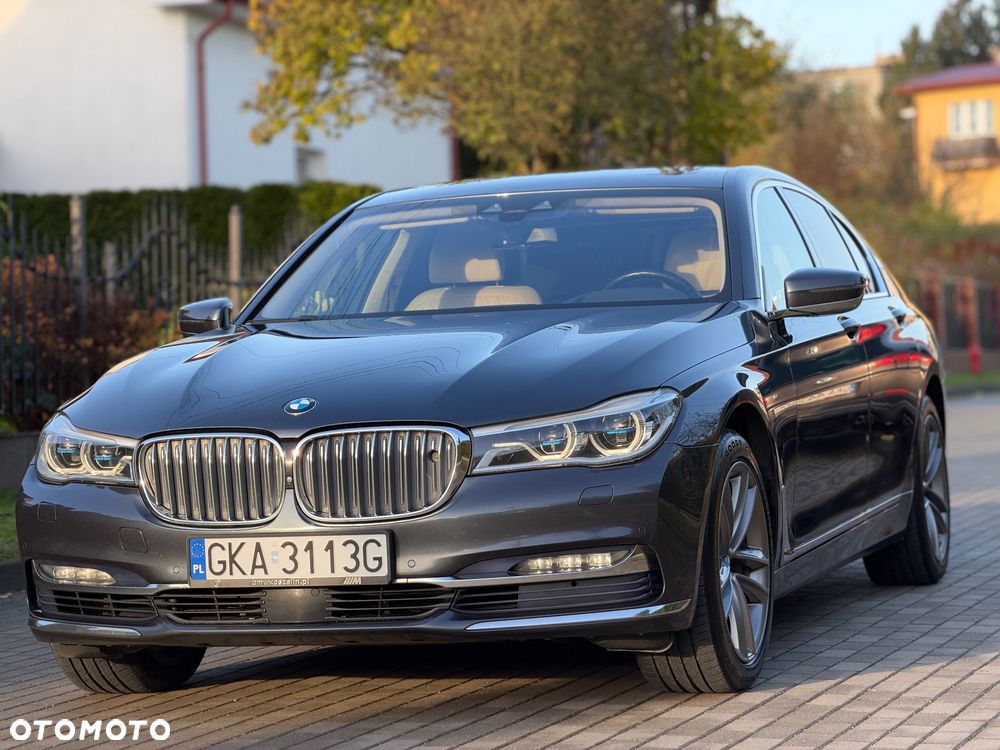 BMW Seria 7 750i xDrive - 1