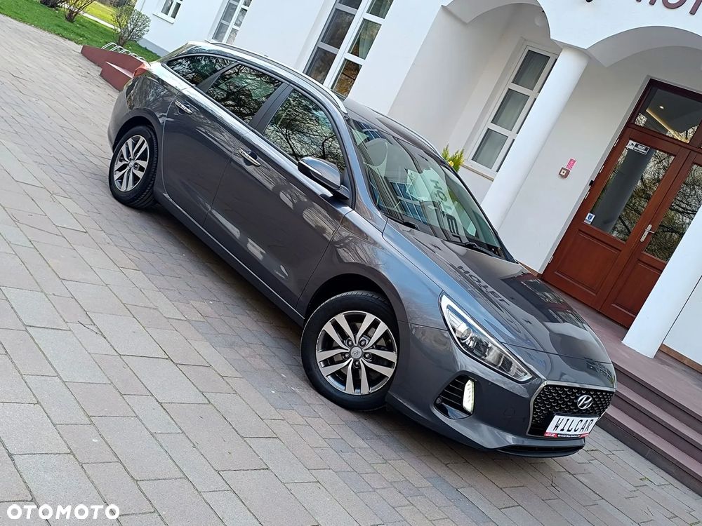 Hyundai i30 blue Kombi 1.6 CRDi Style - 11