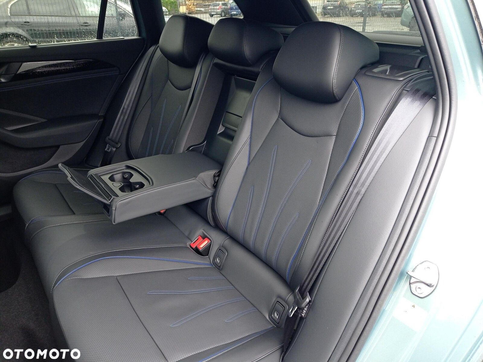 Volkswagen Passat - 16