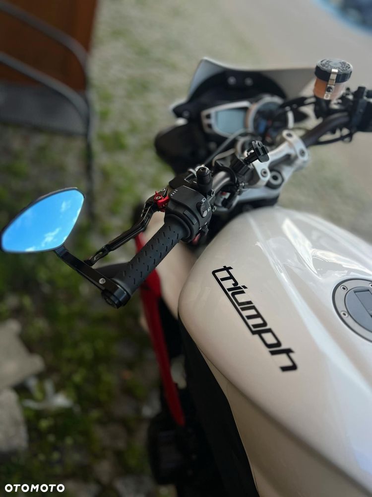Triumph Street Triple - 4