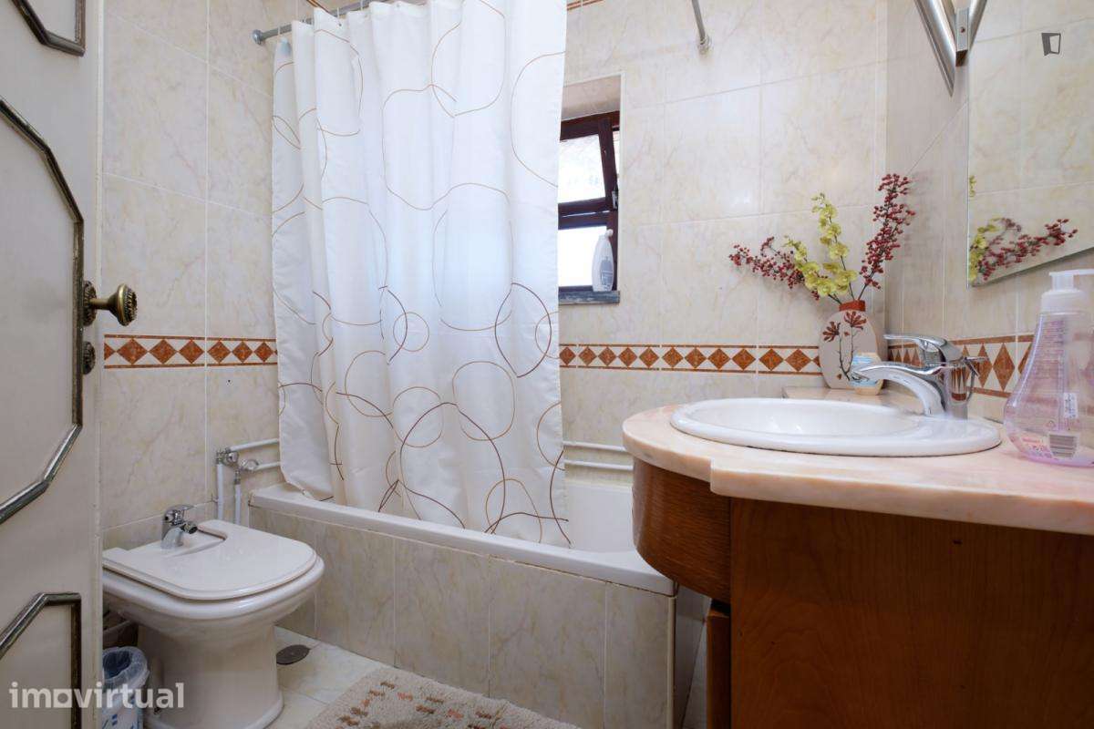 Quarto - localizado em Olivais Coimbra - Grande imagem: 3/44