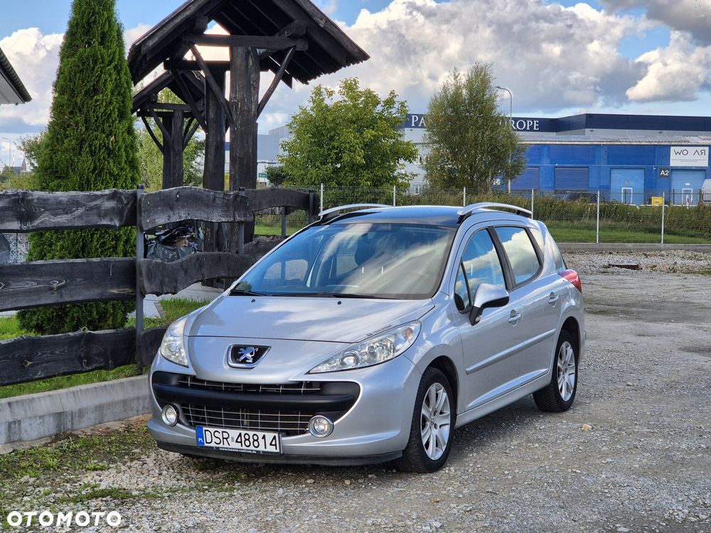 Peugeot 207 - 1