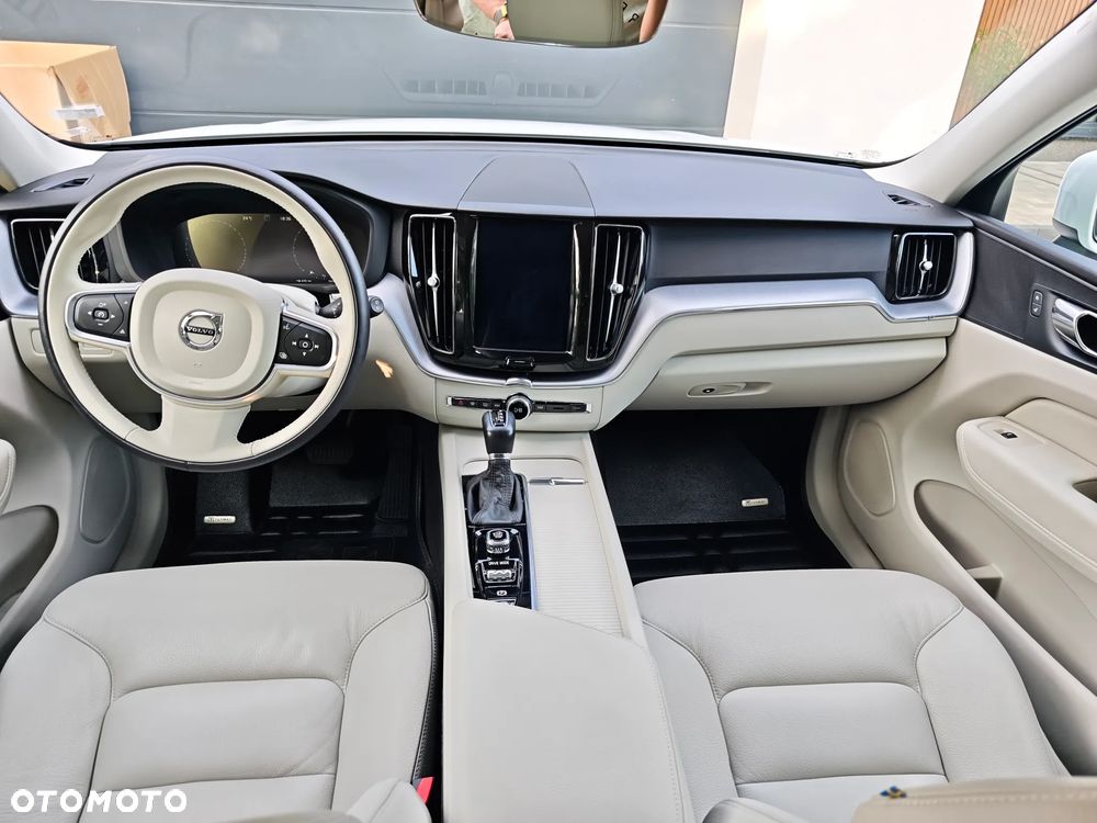 Volvo XC 60 T5 AWD Momentum - 9