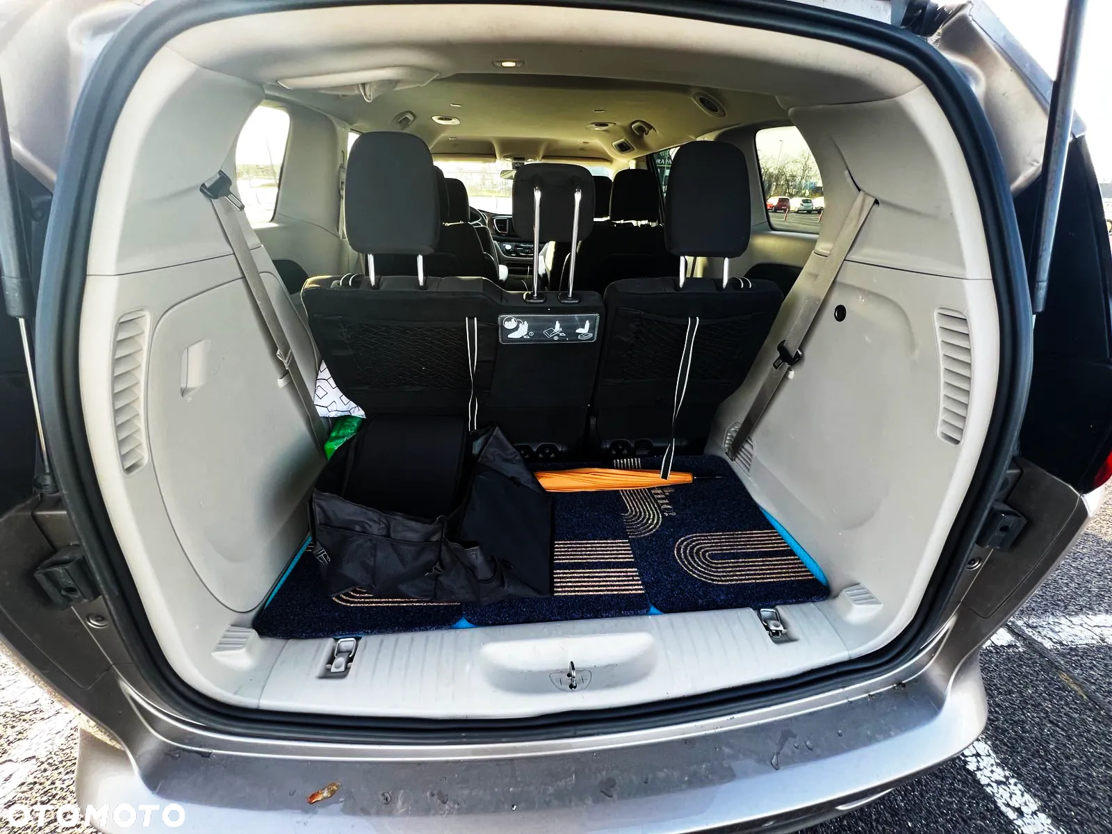 Chrysler Pacifica - 11