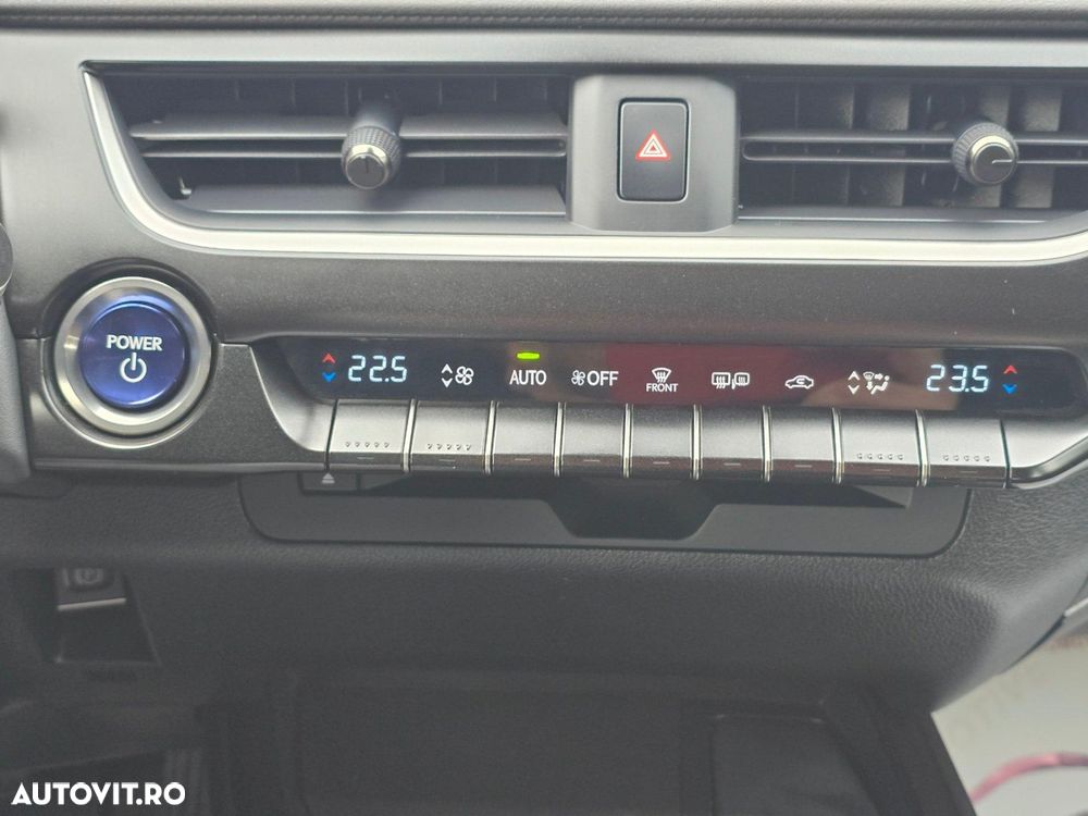 Lexus UX 250h Business Edition - 28