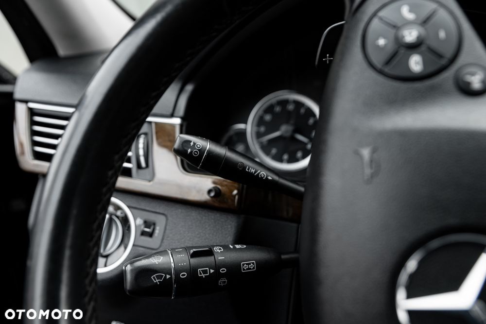 Mercedes-Benz Klasa E 300 BlueTEC HYBRID 7G-TRONIC Avantgarde - 32