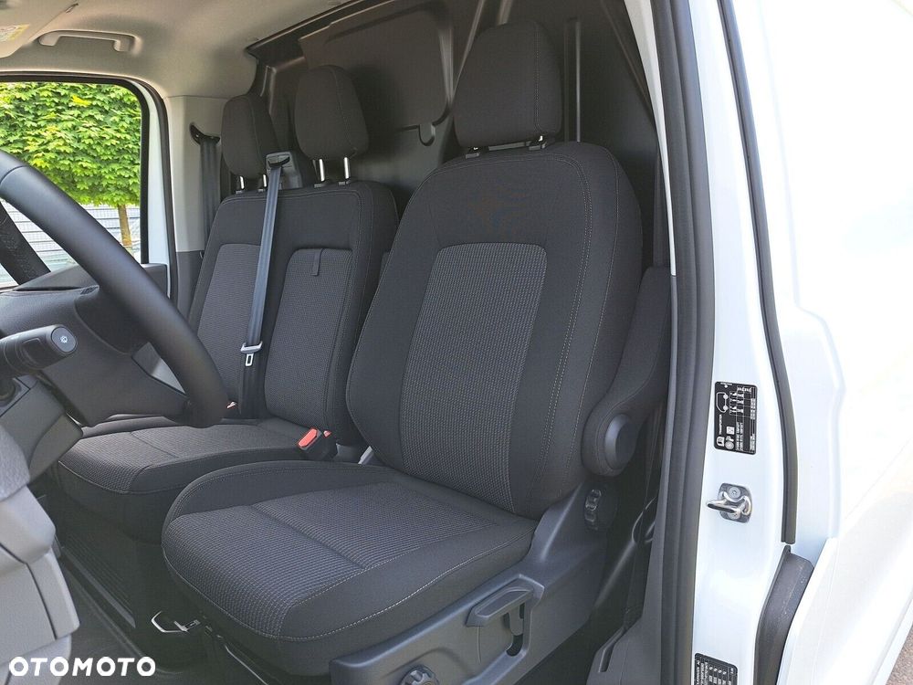 Volkswagen Transporter Transporter Furgon L2 2,0 TDI 150 KM automat - 12