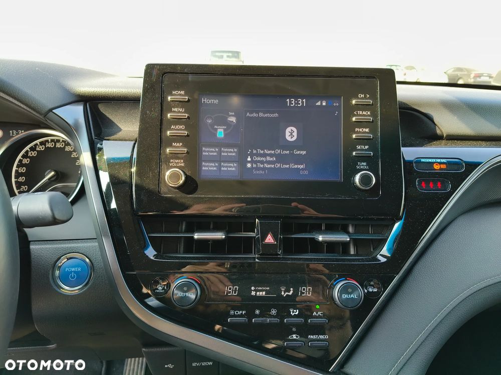 Toyota Camry 2.5 Hybrid Comfort CVT - 21