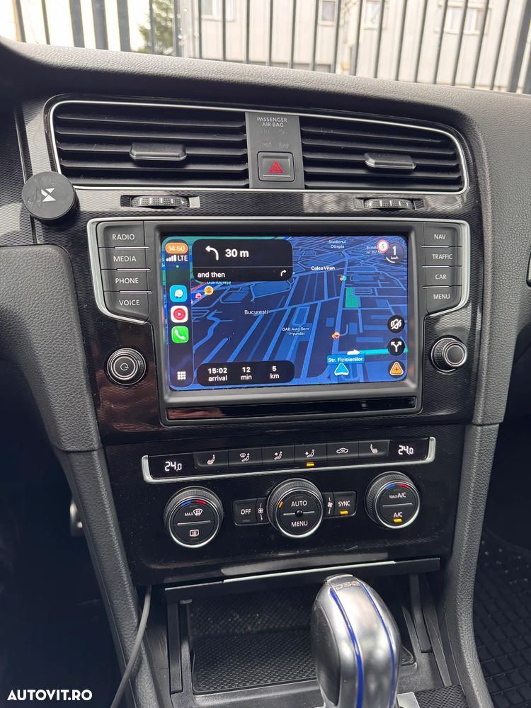 Volkswagen Golf - 24