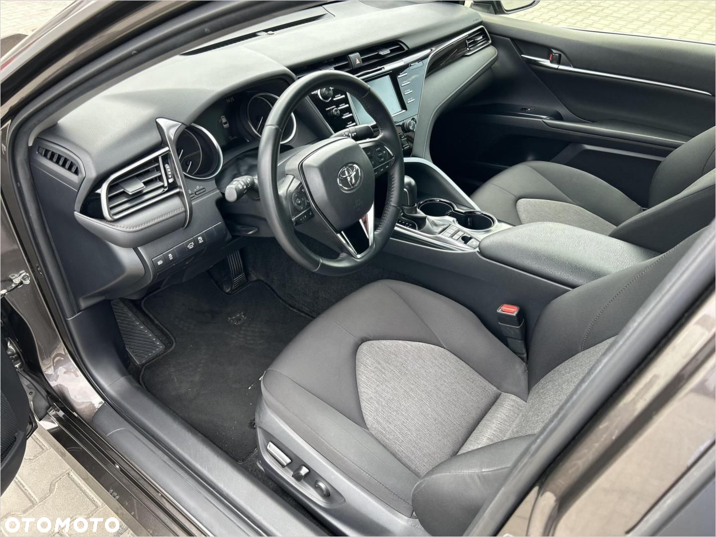 Toyota Camry 2.5 Hybrid Comfort CVT - 16