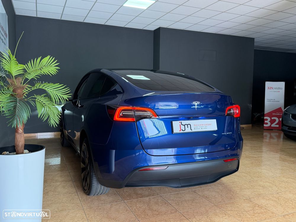 Tesla Model Y Long Range Dual Motor AWD — fotografia 14