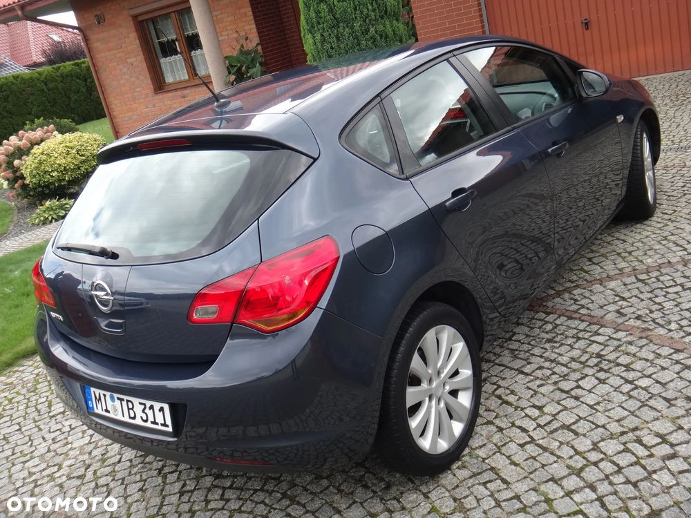 Opel Astra 1.6 Innovation - 15