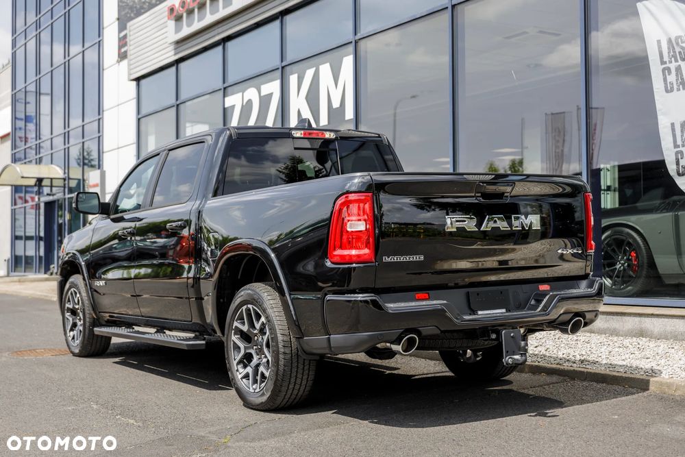 RAM 1500 Laramie Night Premium - 12