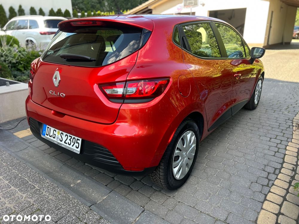 Renault Clio 1.2 16V 75 Authentique - 9