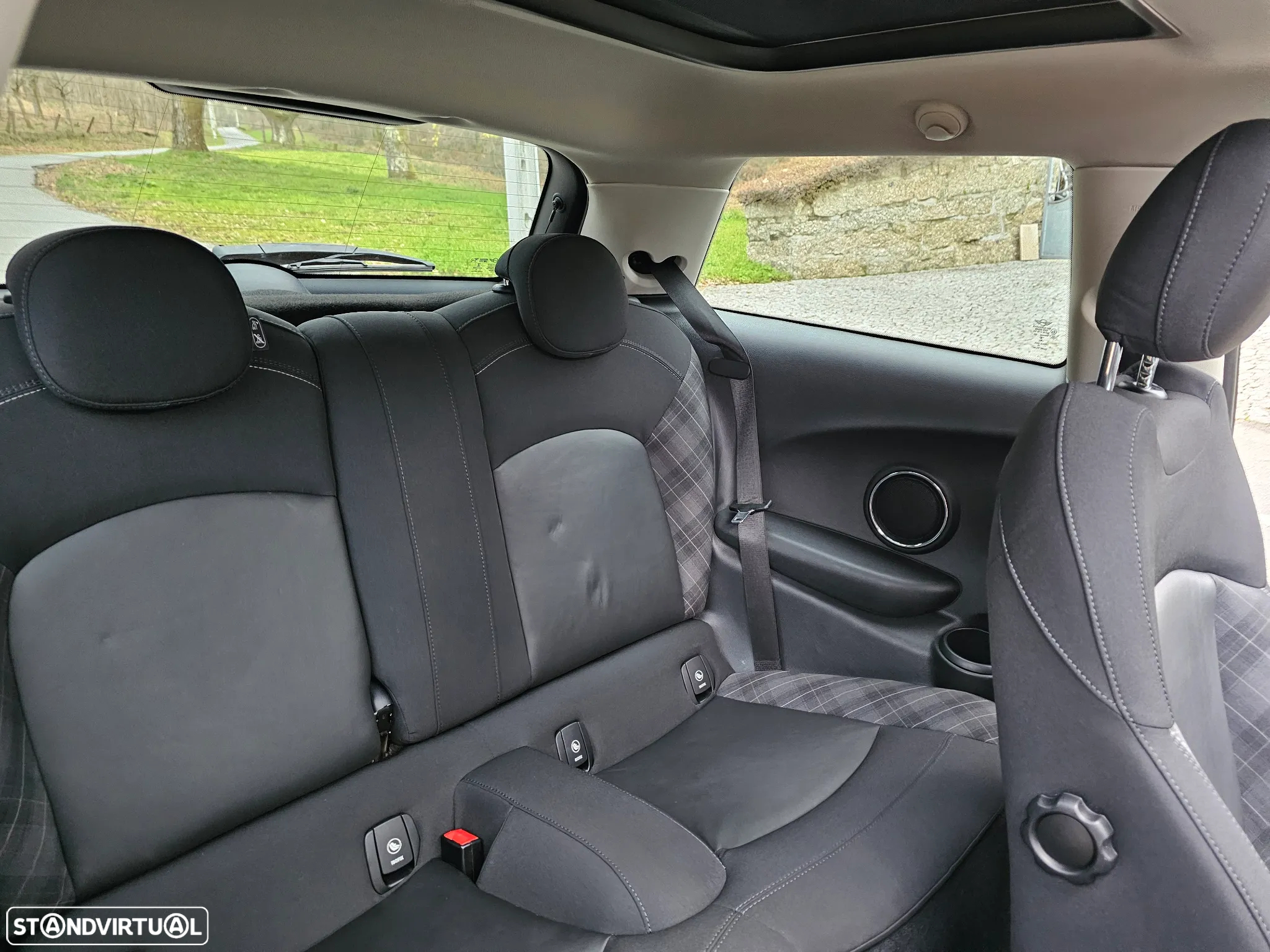 MINI 3 Portas Cooper D 60 Years Chili - 33
