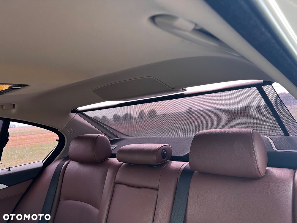 BMW Seria 5 520d - 14
