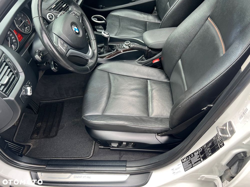 BMW X1 sDrive18d Sport Line - 14