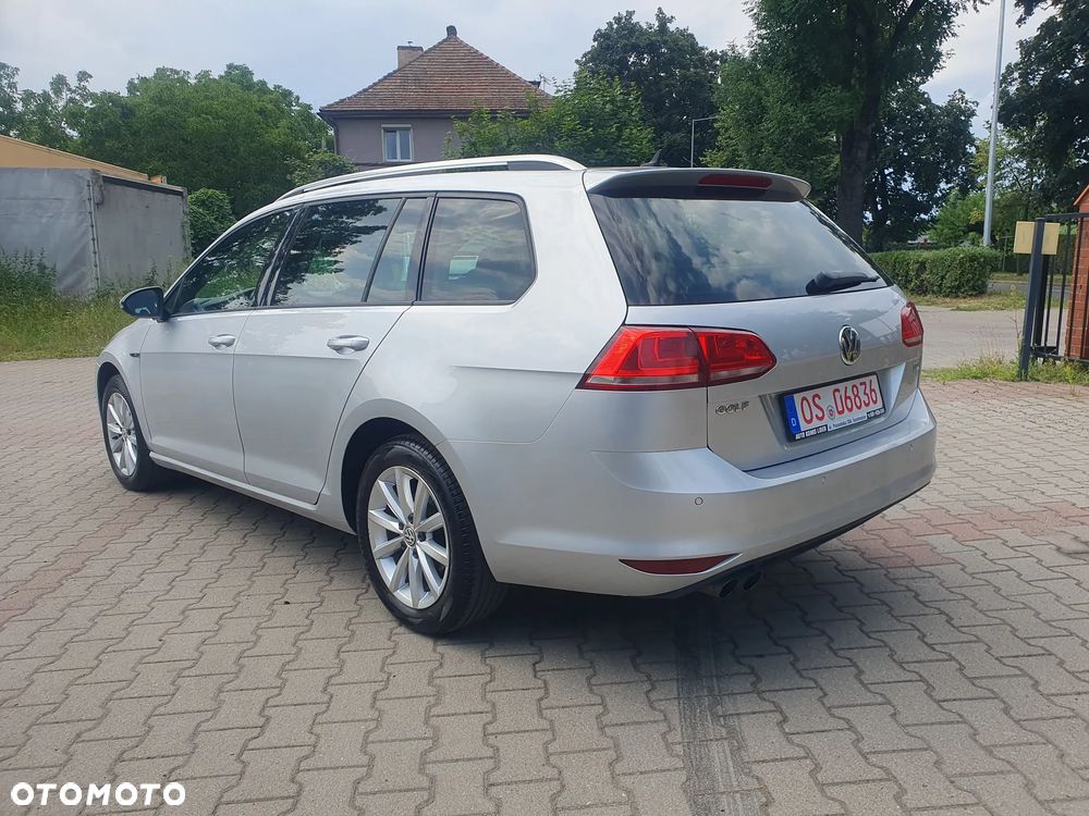 Volkswagen Golf 2.0 TDI BlueMotion Technology Lounge - 4