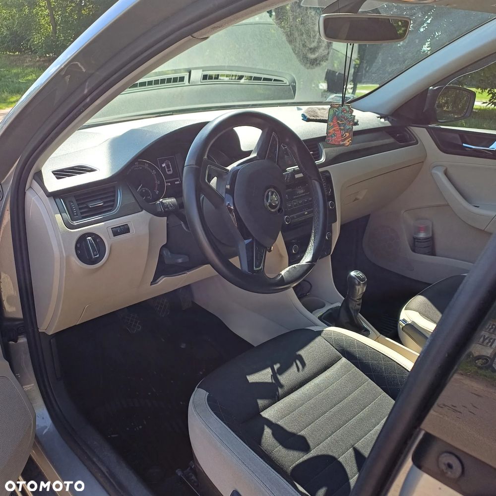 Skoda RAPID 1.0 TSI Style - 6