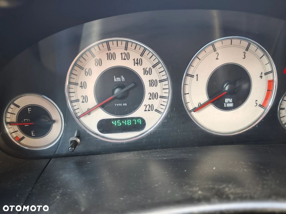 Chrysler Grand Voyager 2.5L CRD LX - 16