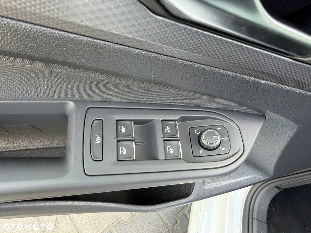 Volkswagen Golf 2.0 TDI SCR DSG Life - 30