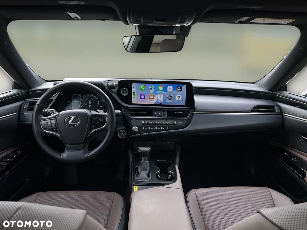Lexus ES 300h Business Edition - 4