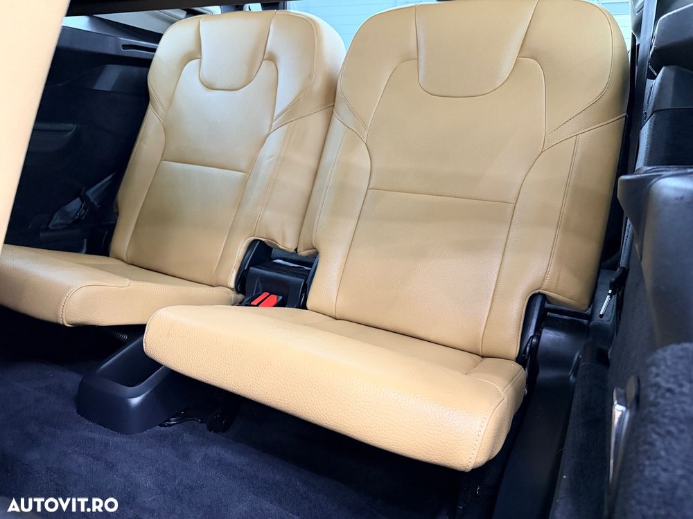 Volvo XC 90 D5 AWD Geartronic Momentum - 16