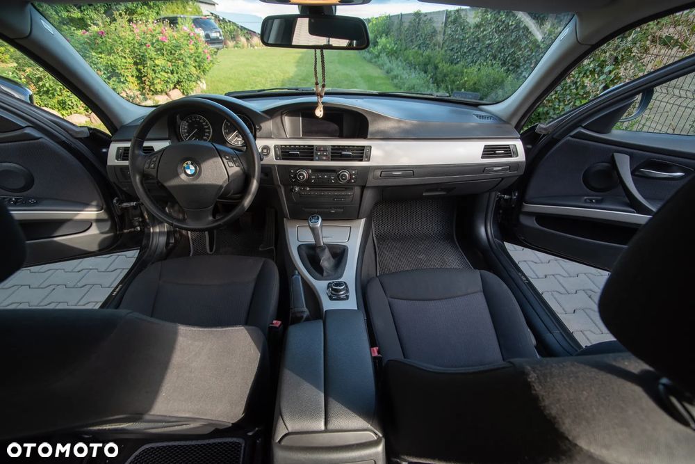 BMW Seria 3 318i - 13