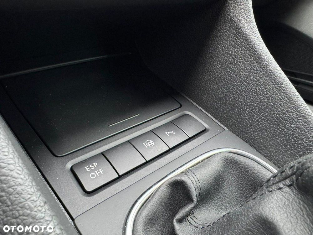 Volkswagen Golf 1.6 Comfortline - 22