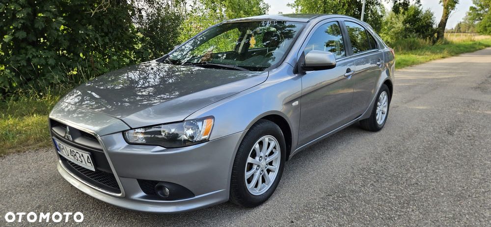 Mitsubishi Lancer 1.6 Invite - 3