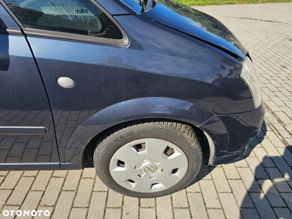 Błotnik prawy przód Opel Meriva A Z168