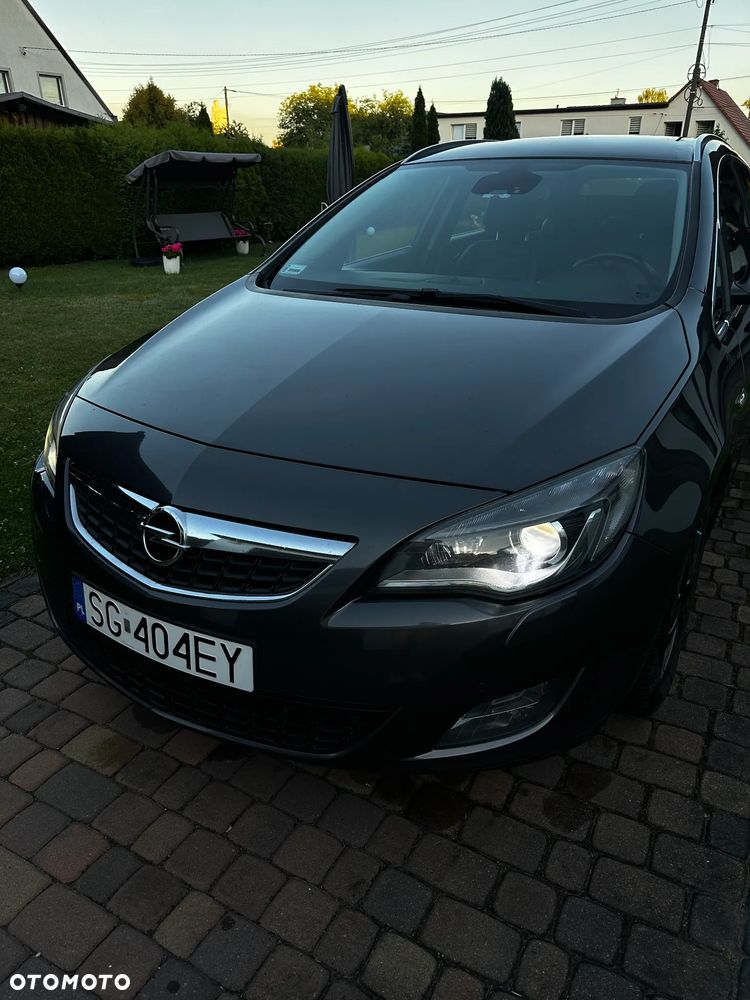 Opel Astra 1.6 T Cosmo - 4