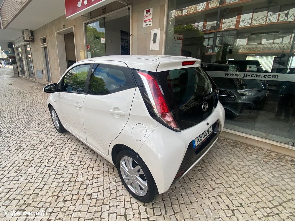 Toyota Aygo x-play touch - 7
