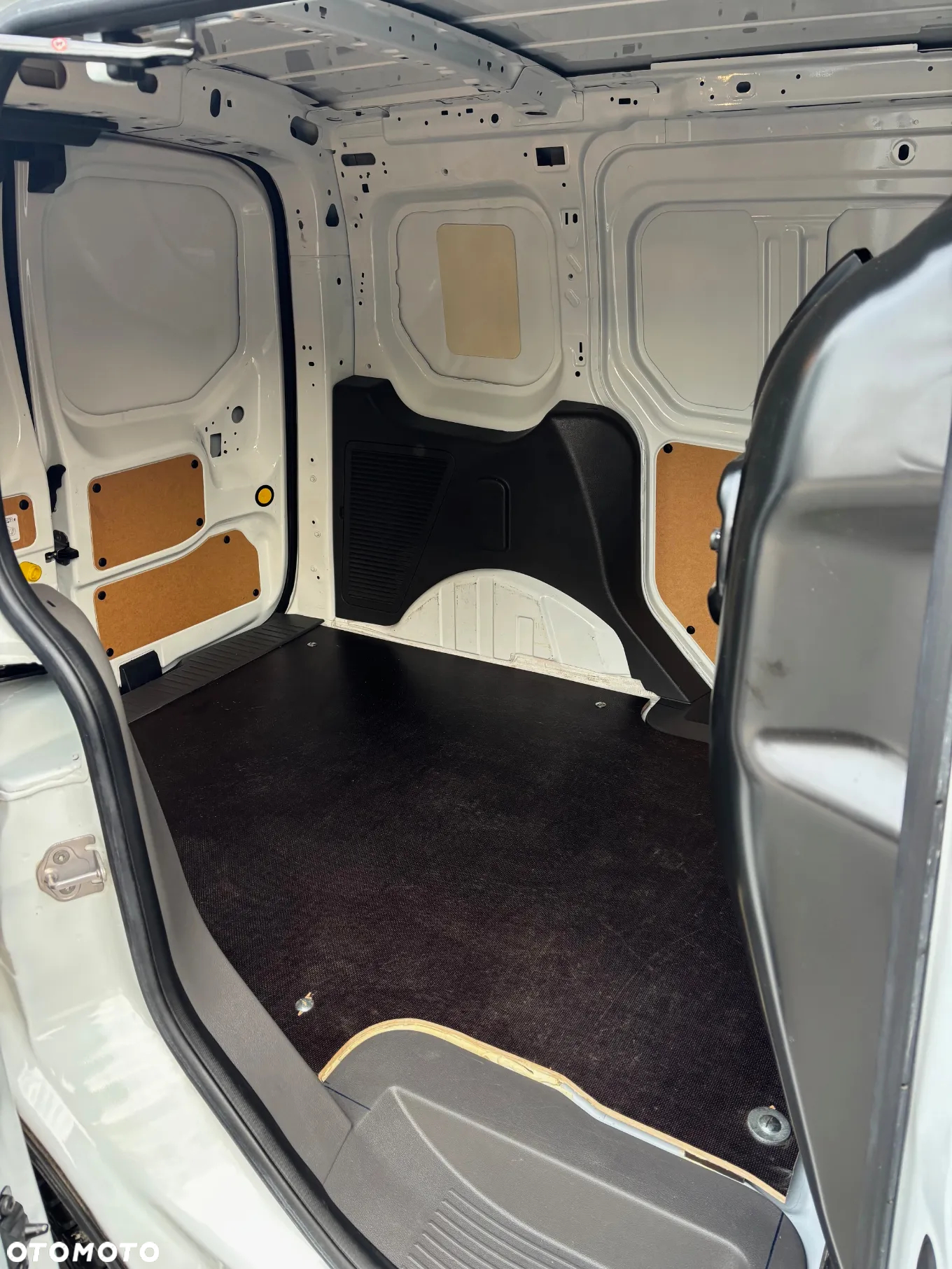 Ford Transit Connect - 8