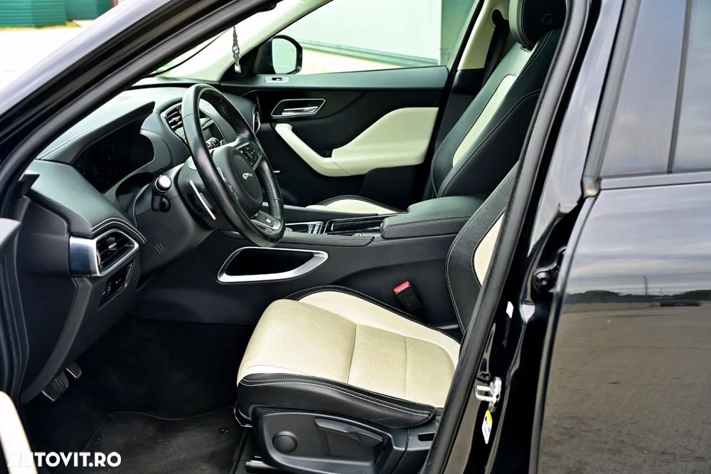 Jaguar F-Pace P250 AWD R-Dynamic Black - 11