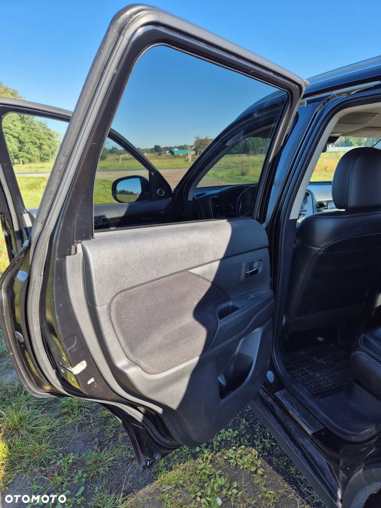 Mitsubishi Outlander 2.0 Intense + 4WD CVT - 38