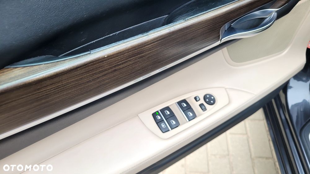 BMW Seria 7 740d xDrive - 16